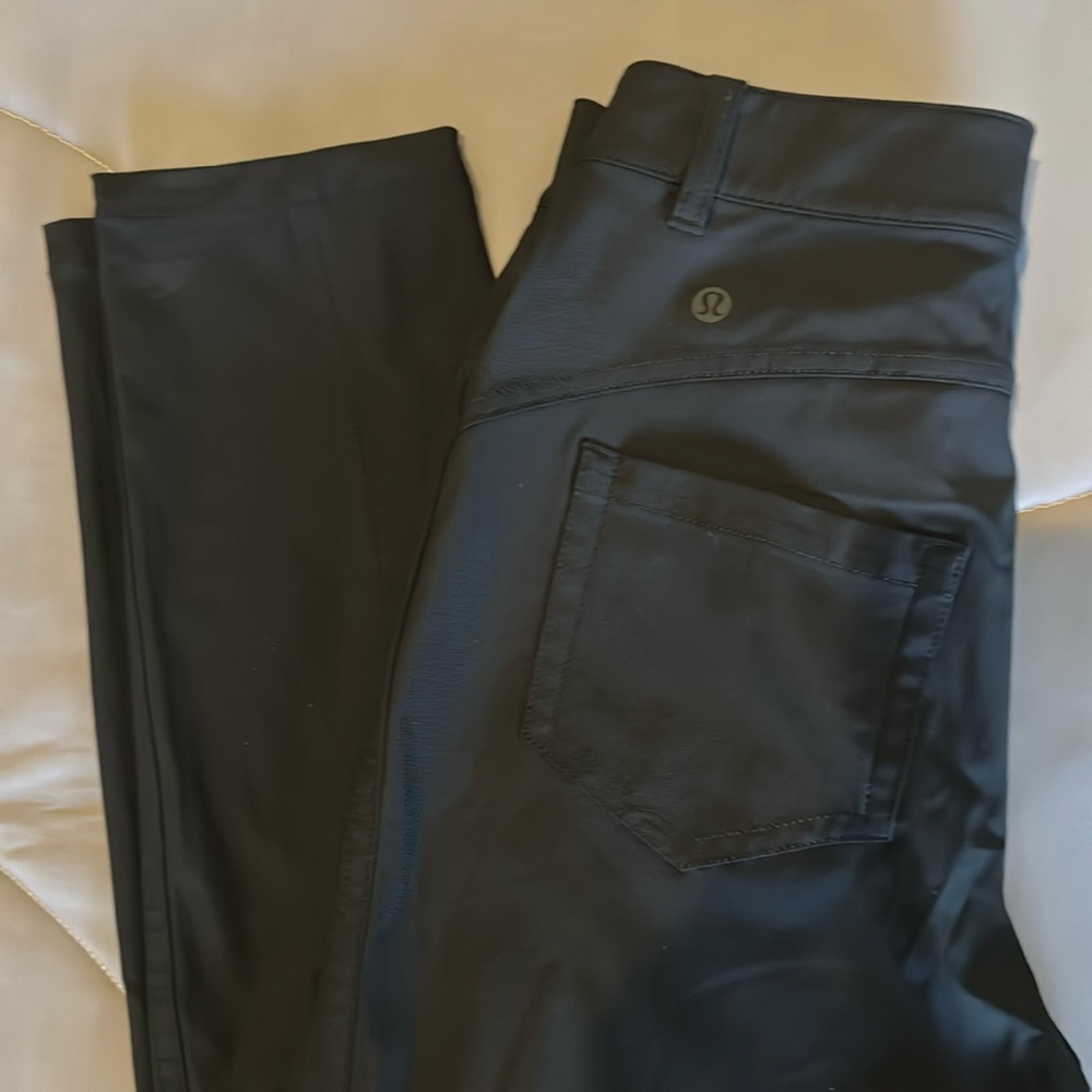 Lululemon pants size 4